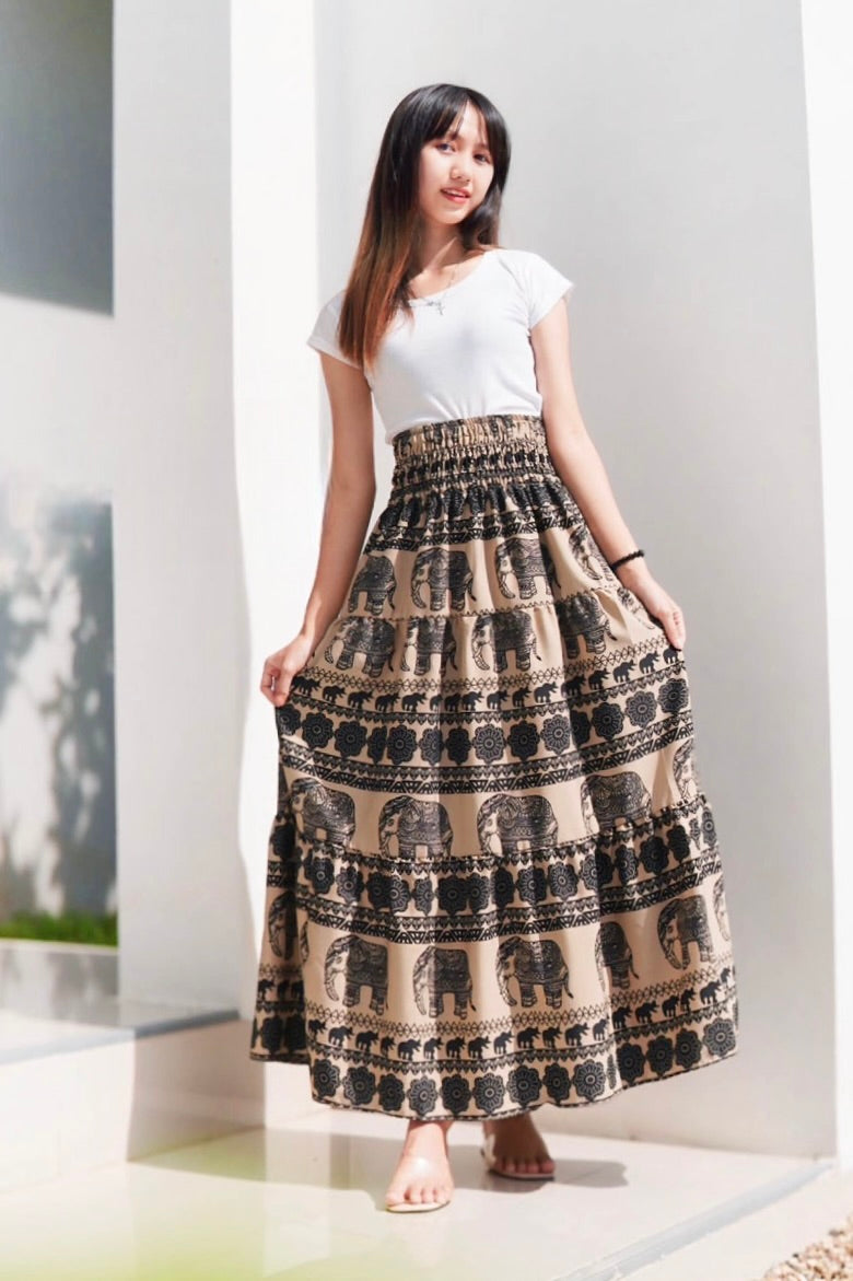 Jupe longue bohémienne à étages à taille smockée à prix grossiste - éléphant beige noir