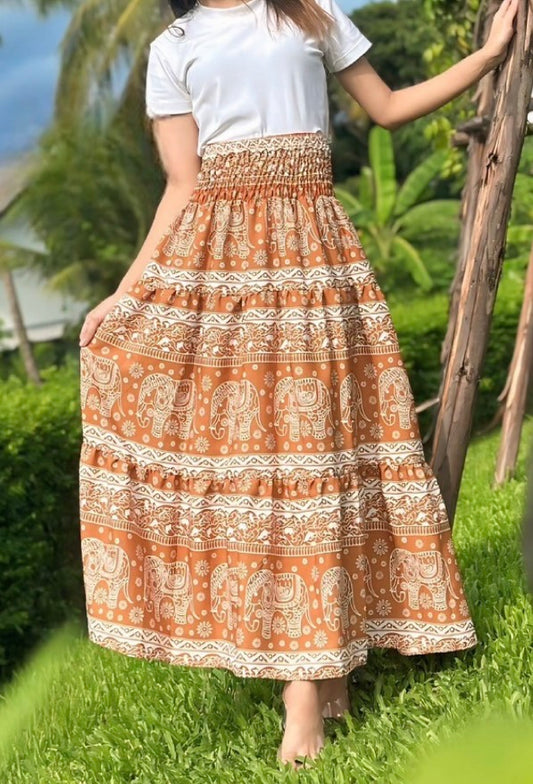 Jupe longue bohémienne à étages à taille smockée à prix grossiste - éléphant orange