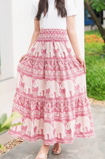 Jupe longue bohémienne à étages à taille smockée à prix grossiste - éléphant rose