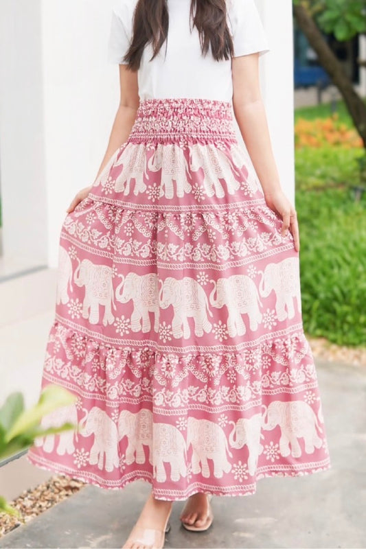 Jupe longue bohémienne à étages à taille smockée à prix grossiste - éléphant rose