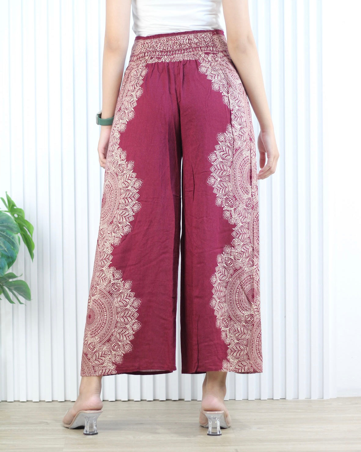 Pantalon pancake thaïlandais en viscose avec taille smockée