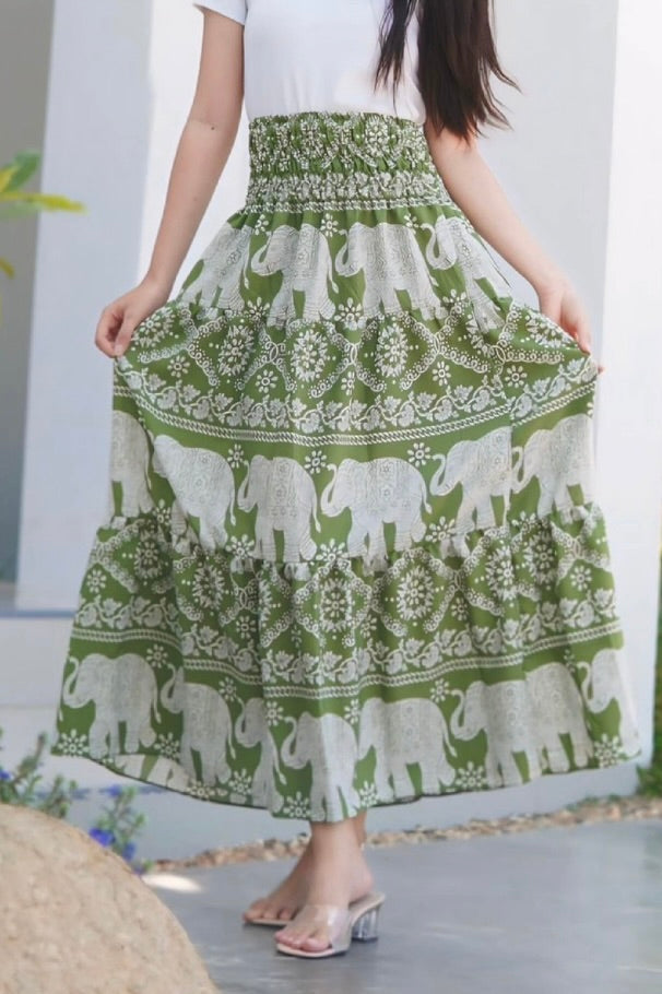 Jupe longue bohémienne à étages à taille smockée à prix grossiste - éléphant vert